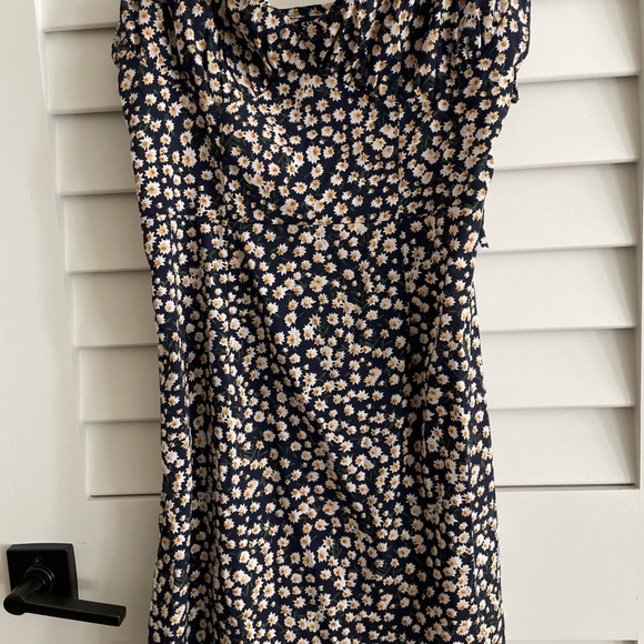 Blue Floral Pattern Dress - Picture 3 of 3